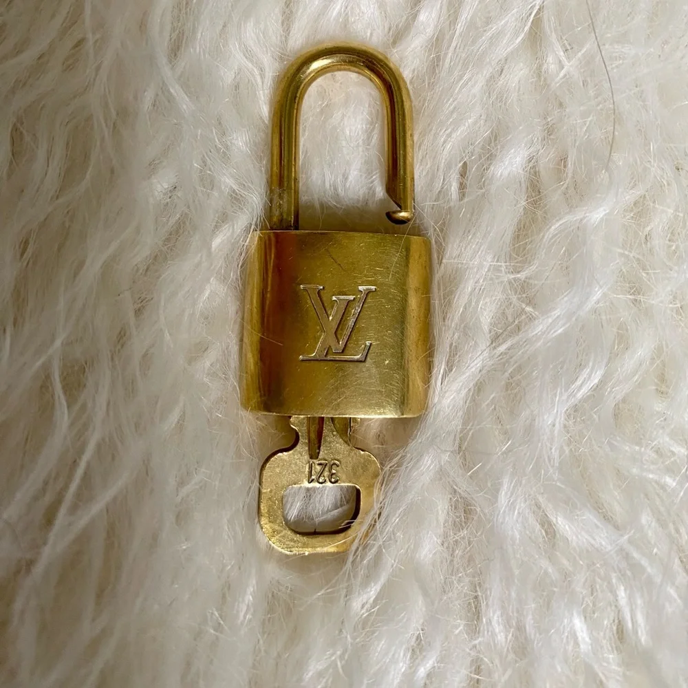 Louis Vuitton Lock & Key #321 - Picture 3 of 6